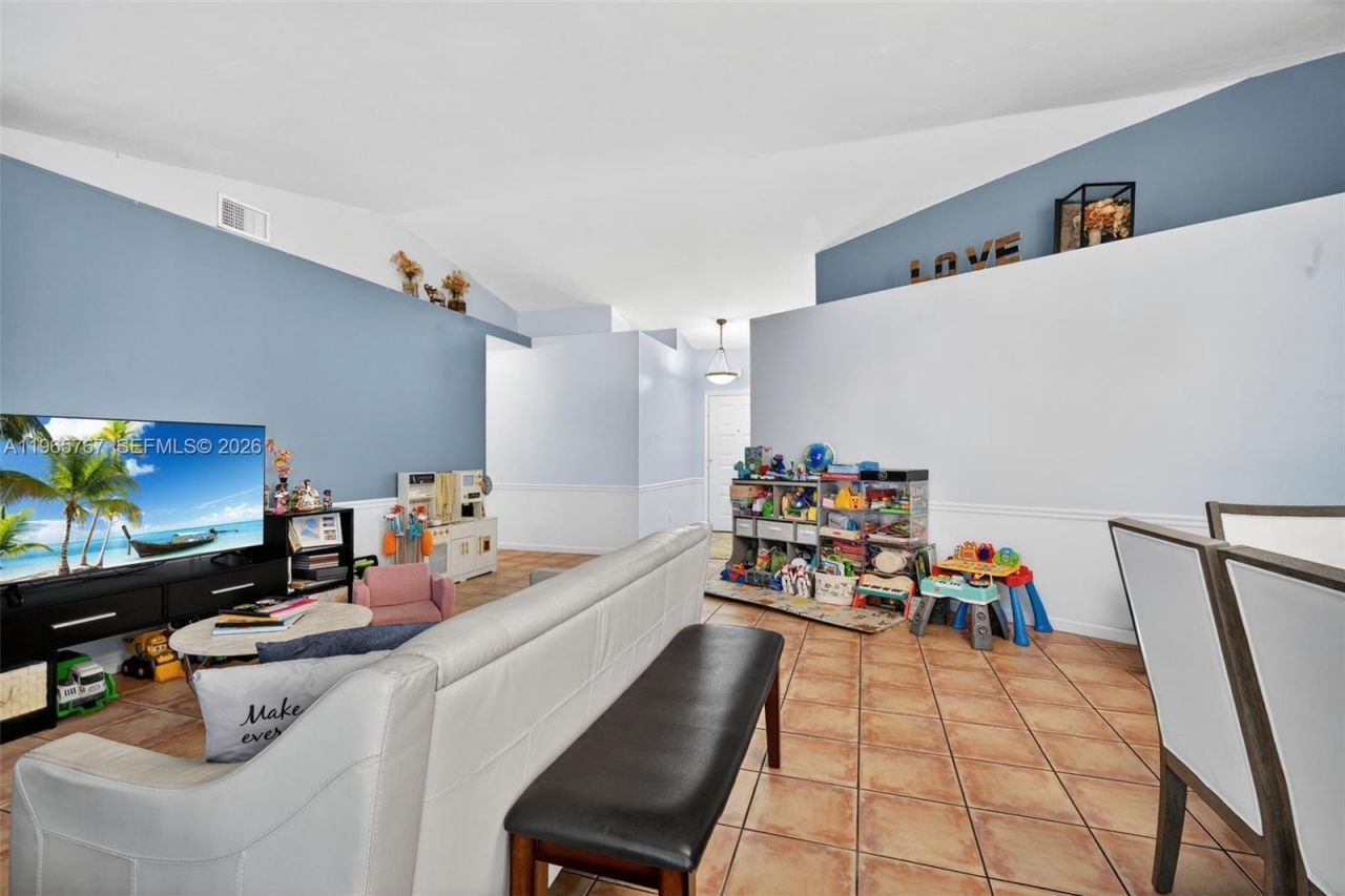 19238 NW 19th St, Pembroke Pines, FL 33029 Photo