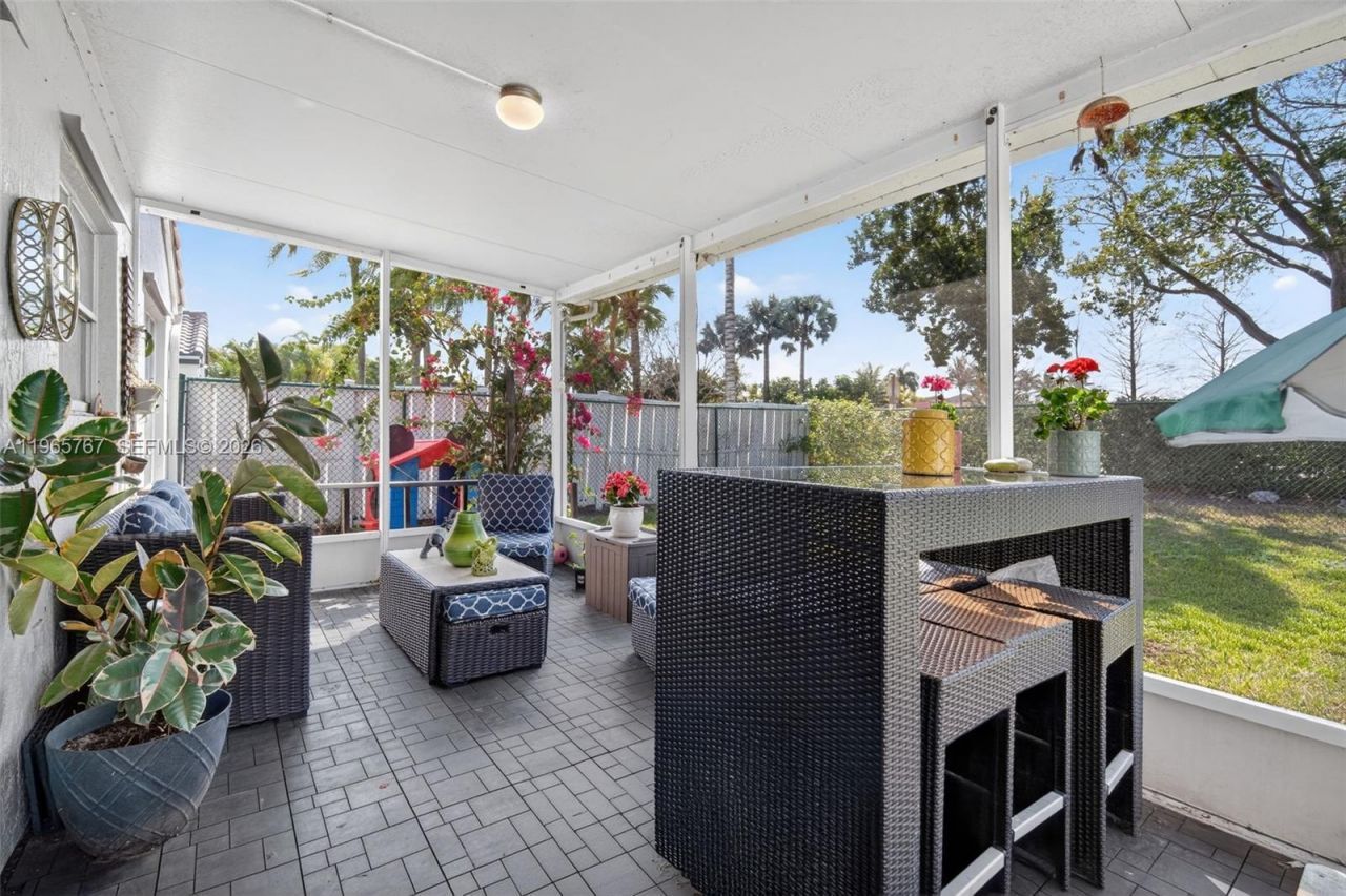 19238 NW 19th St, Pembroke Pines, FL 33029 Photo