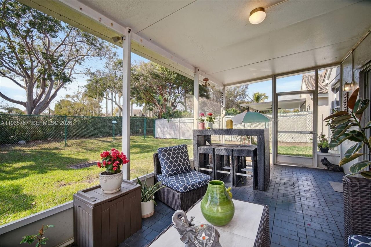 19238 NW 19th St, Pembroke Pines, FL 33029 Photo