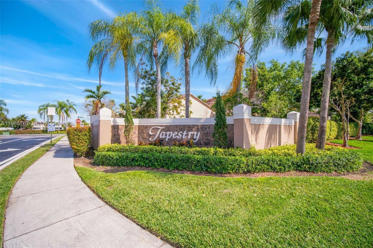 19238 NW 19th St, Pembroke Pines, FL 33029 Photo