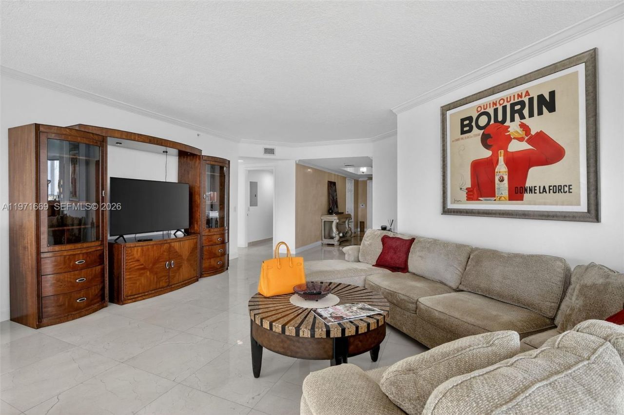 3370 Hidden Bay Dr, Unit 613, Aventura, FL 33180 Photo