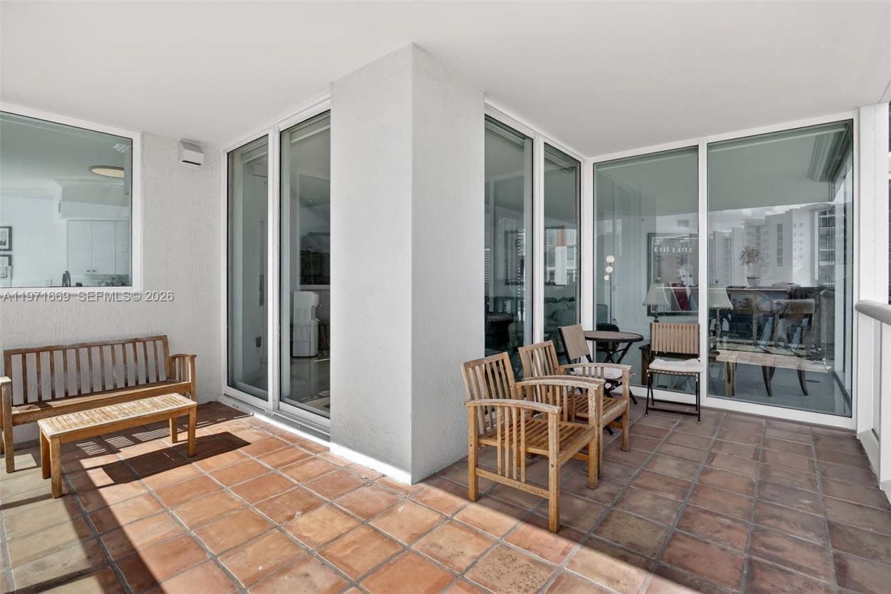 3370 Hidden Bay Dr, Unit 613, Aventura, FL 33180 Photo