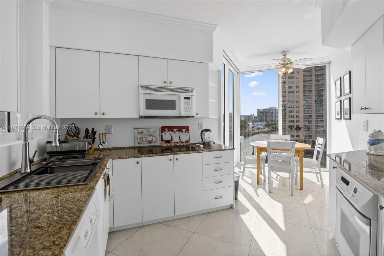 3370 Hidden Bay Dr, Unit 613, Aventura, FL 33180 Photo