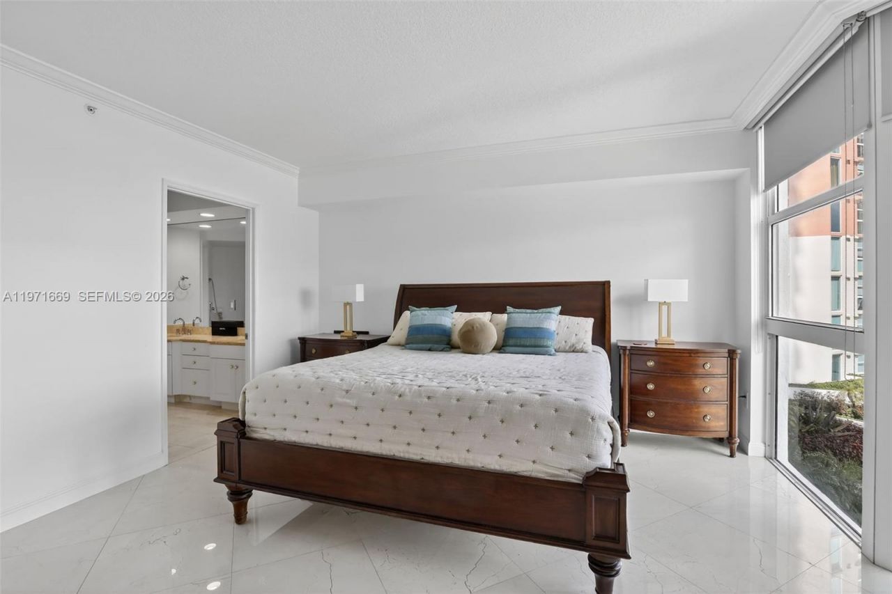 3370 Hidden Bay Dr, Unit 613, Aventura, FL 33180 Photo