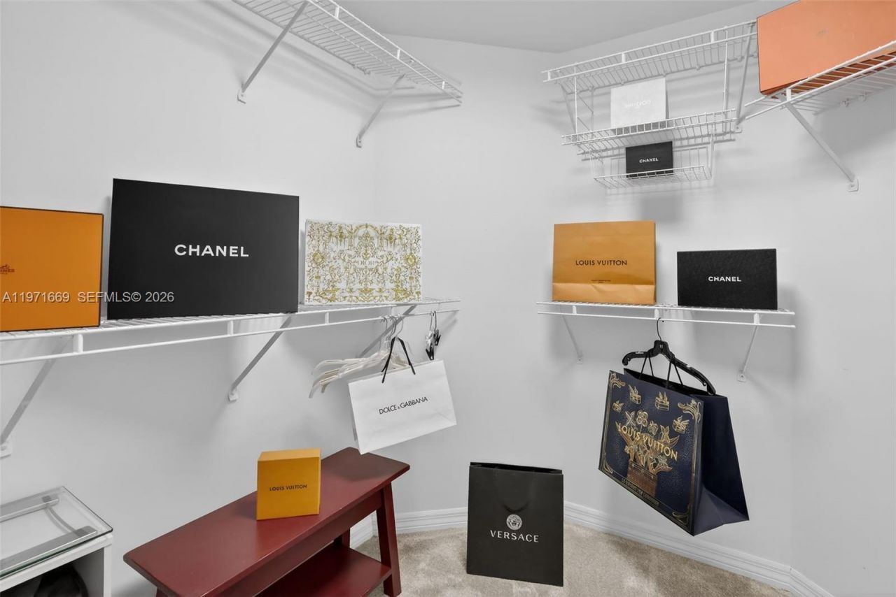 3370 Hidden Bay Dr, Unit 613, Aventura, FL 33180 Photo