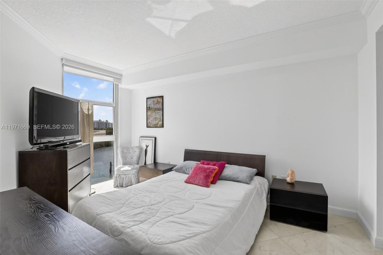 3370 Hidden Bay Dr, Unit 613, Aventura, FL 33180 Photo