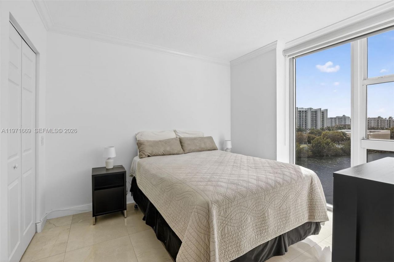 3370 Hidden Bay Dr, Unit 613, Aventura, FL 33180 Photo