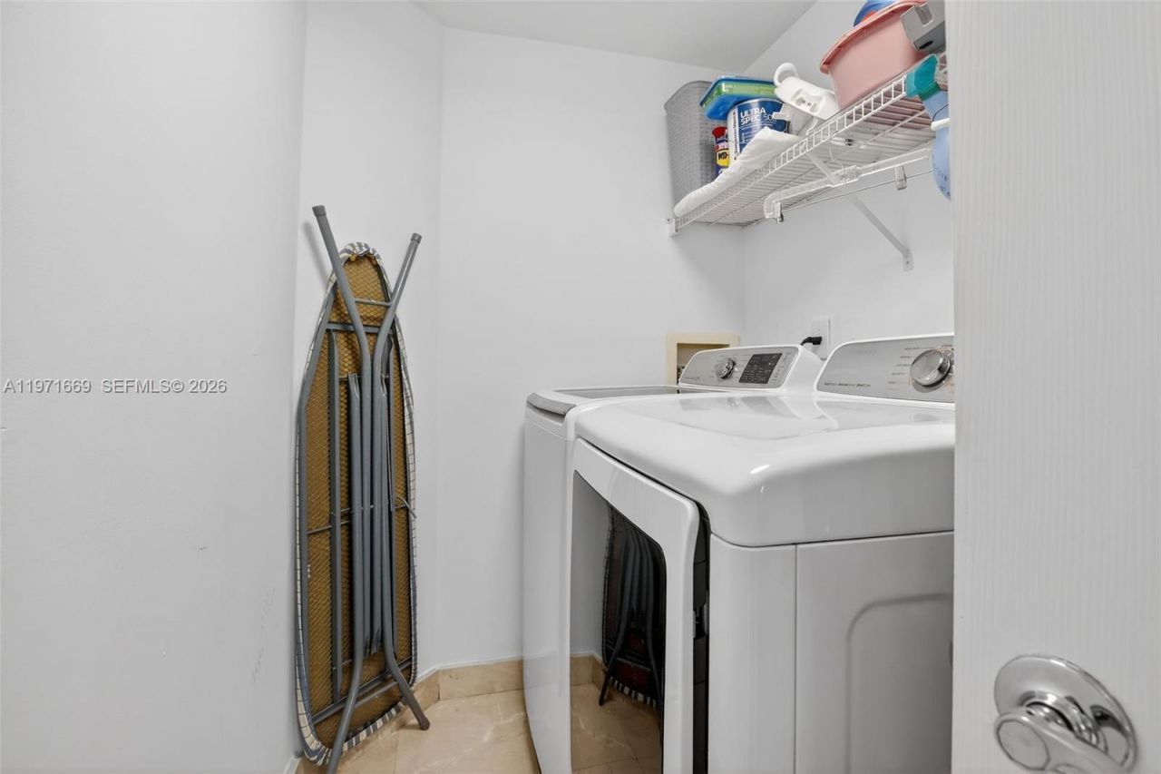 3370 Hidden Bay Dr, Unit 613, Aventura, FL 33180 Photo