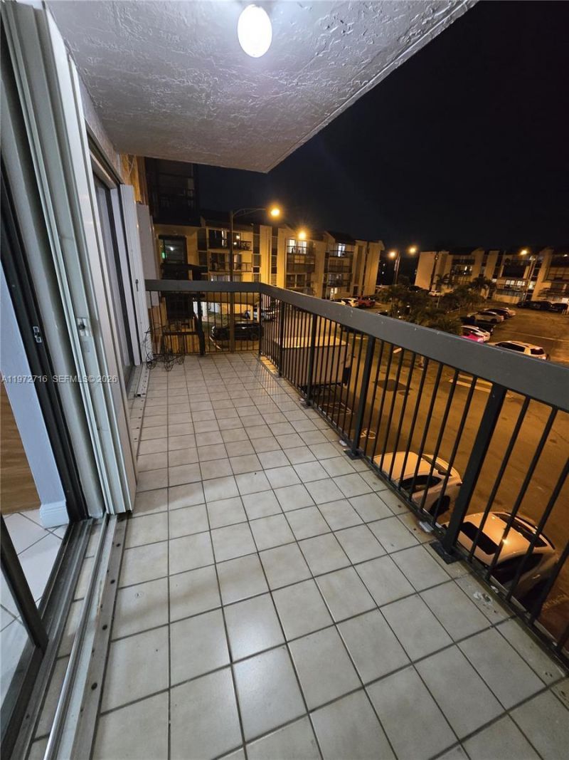 1300 SW 122nd Ave, Unit 305-2, Miami, FL 33184 Photo