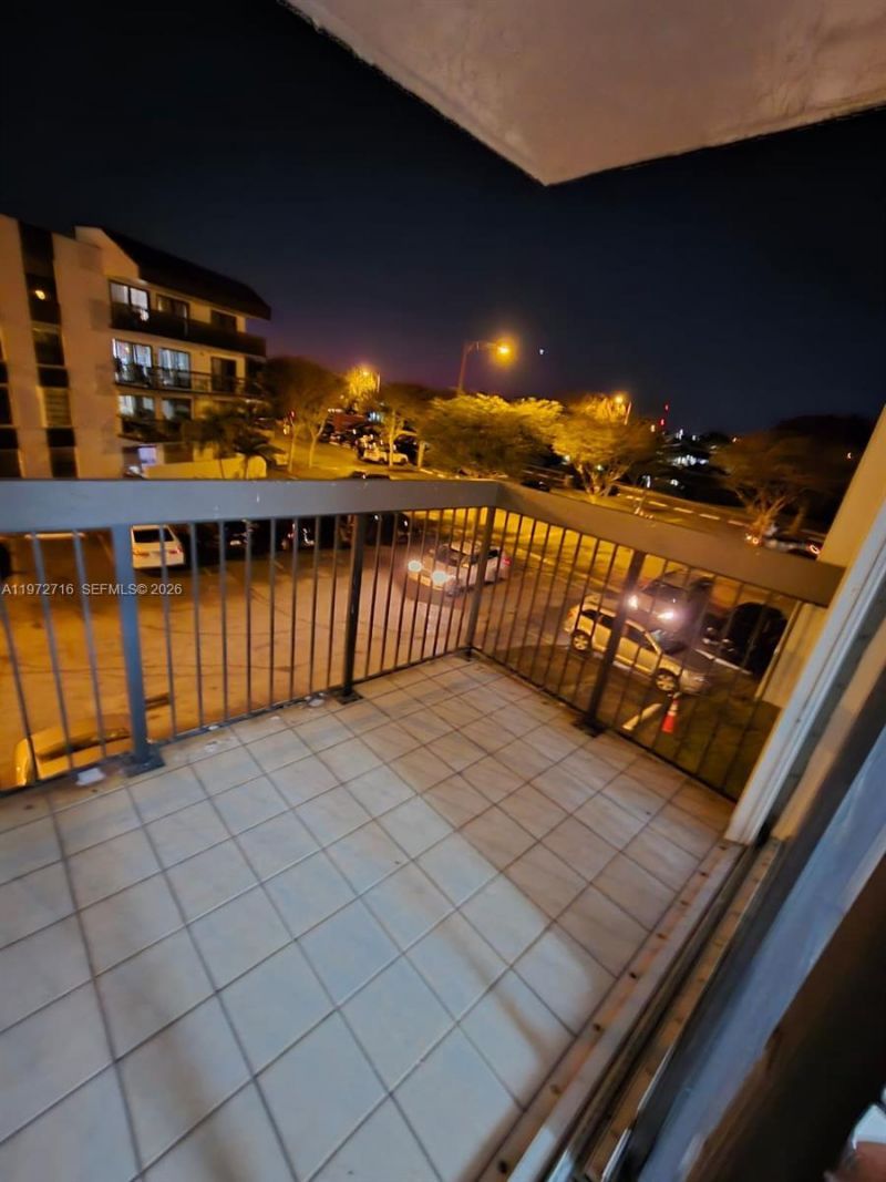 1300 SW 122nd Ave, Unit 305-2, Miami, FL 33184 Photo