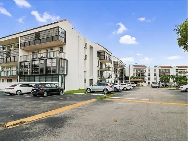1300 SW 122nd Ave, Unit 305-2, Miami, FL 33184 Photo