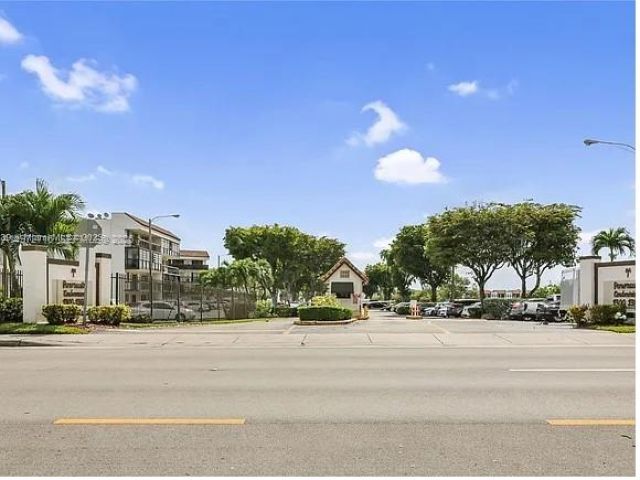 1300 SW 122nd Ave, Unit 305-2, Miami, FL 33184 Photo