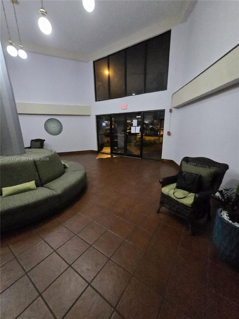 1300 SW 122nd Ave, Unit 305-2, Miami, FL 33184 Photo