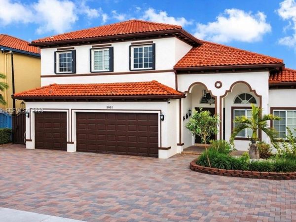 5051 SW 163rd Ct, Miami, FL 33185