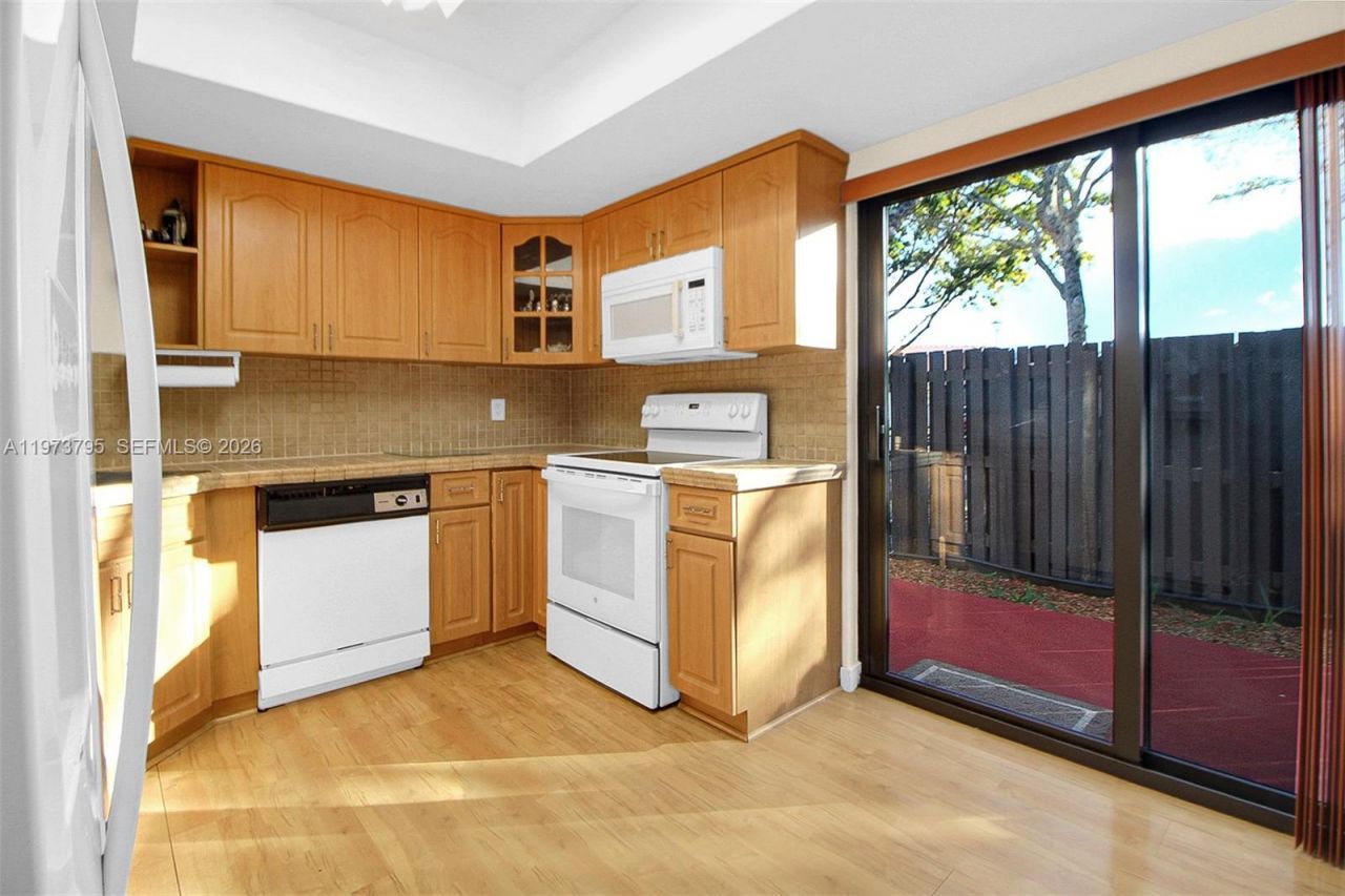 15270 SW 45th Ter, Unit F-61, Miami, FL 33185 Photo