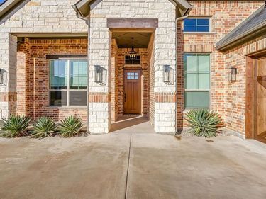 13921 E Riviera Drive, Fort Worth, TX 76028