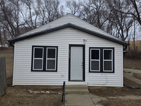 3515 Athlone Ave, Sioux City, IA 51105
