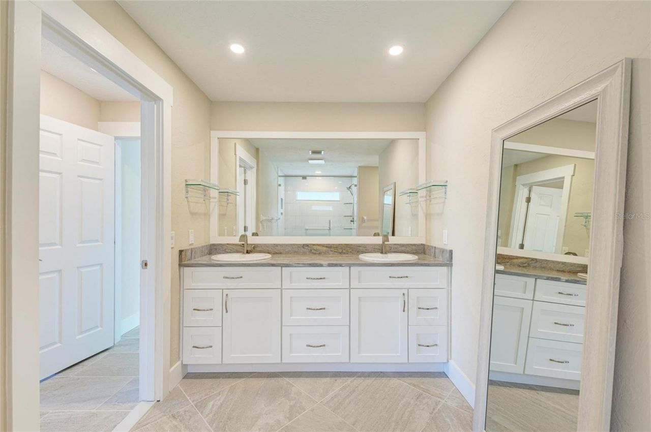 1679 Valley Drive , Venice, FL 34292 Photo