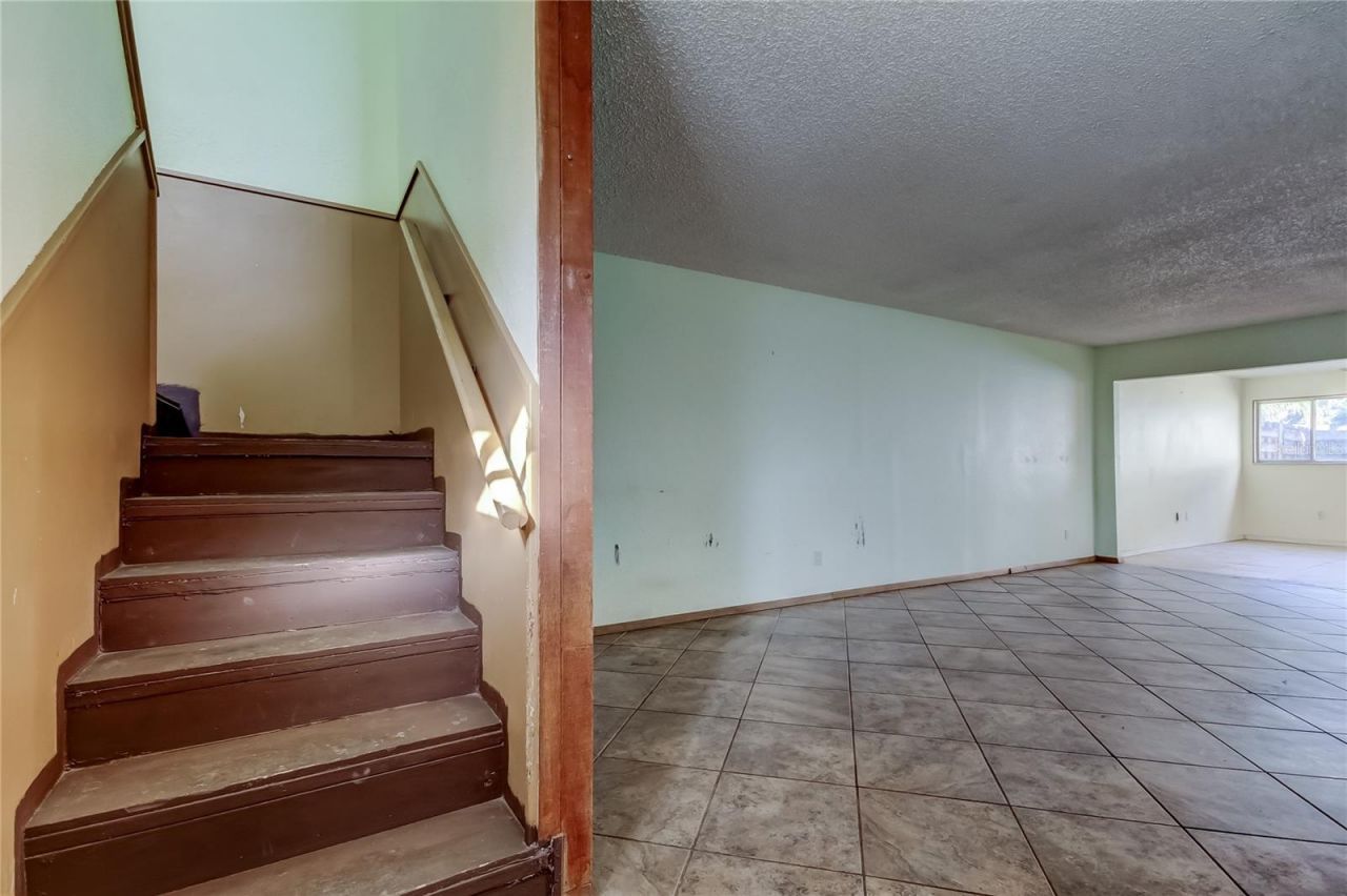 965 Whitman Drive, Sarasota, FL 34243 Photo