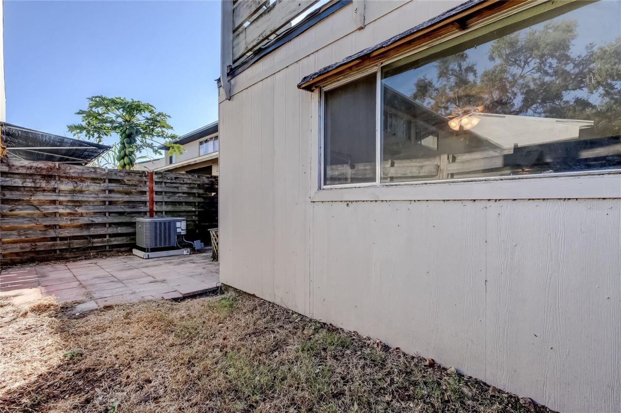 965 Whitman Drive, Sarasota, FL 34243 Photo