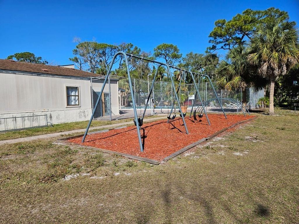 965 Whitman Drive, Sarasota, FL 34243 Photo