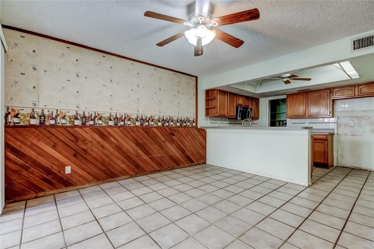 965 Whitman Drive, Sarasota, FL 34243 Photo