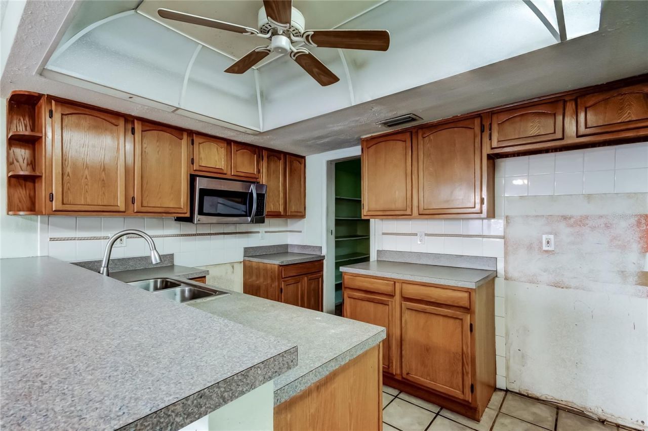 965 Whitman Drive, Sarasota, FL 34243 Photo