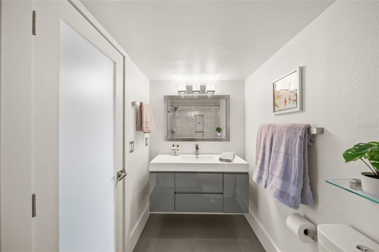 420 Beach Road, Unit 606, Sarasota, FL 34242 Photo