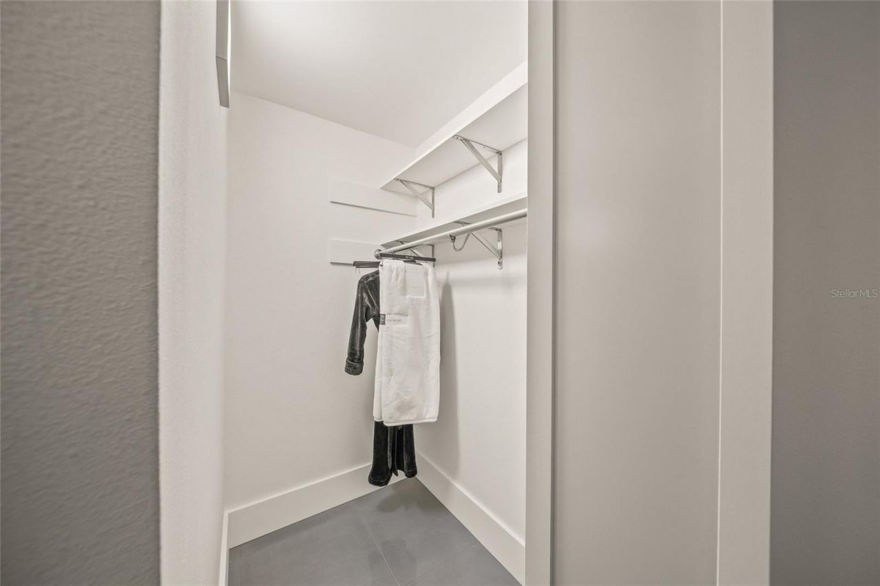 420 Beach Road, Unit 606, Sarasota, FL 34242 Photo