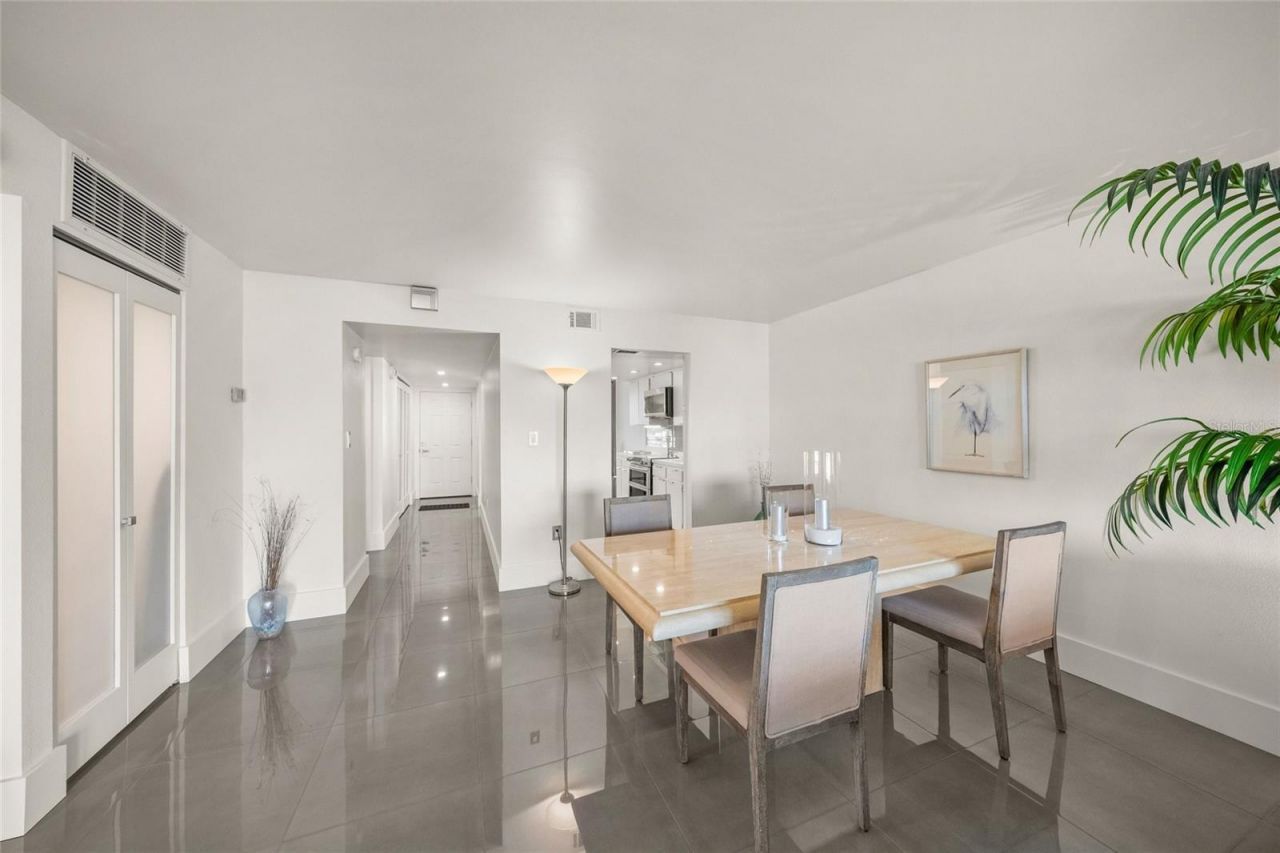 420 Beach Road, Unit 606, Sarasota, FL 34242 Photo
