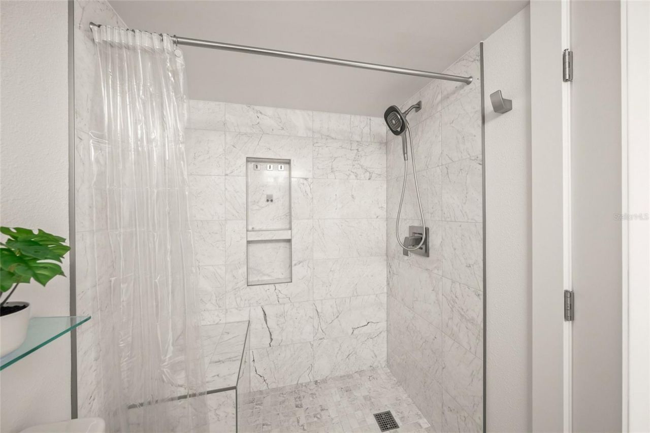 420 Beach Road, Unit 606, Sarasota, FL 34242 Photo