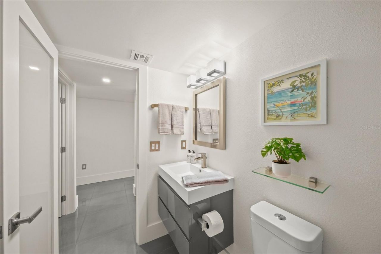 420 Beach Road, Unit 606, Sarasota, FL 34242 Photo