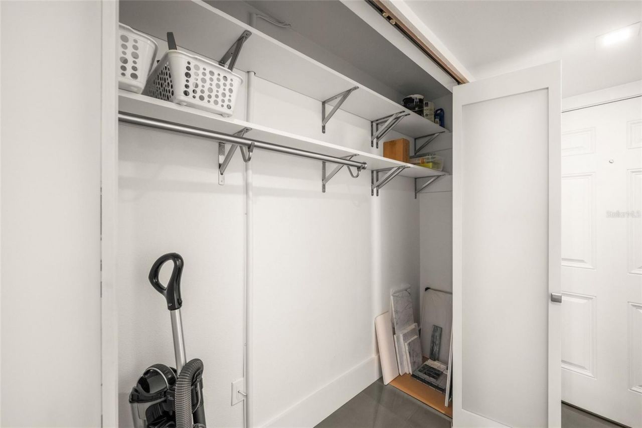 420 Beach Road, Unit 606, Sarasota, FL 34242 Photo