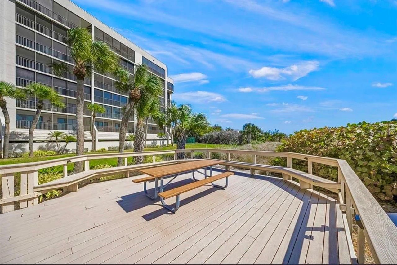 420 Beach Road, Unit 606, Sarasota, FL 34242 Photo