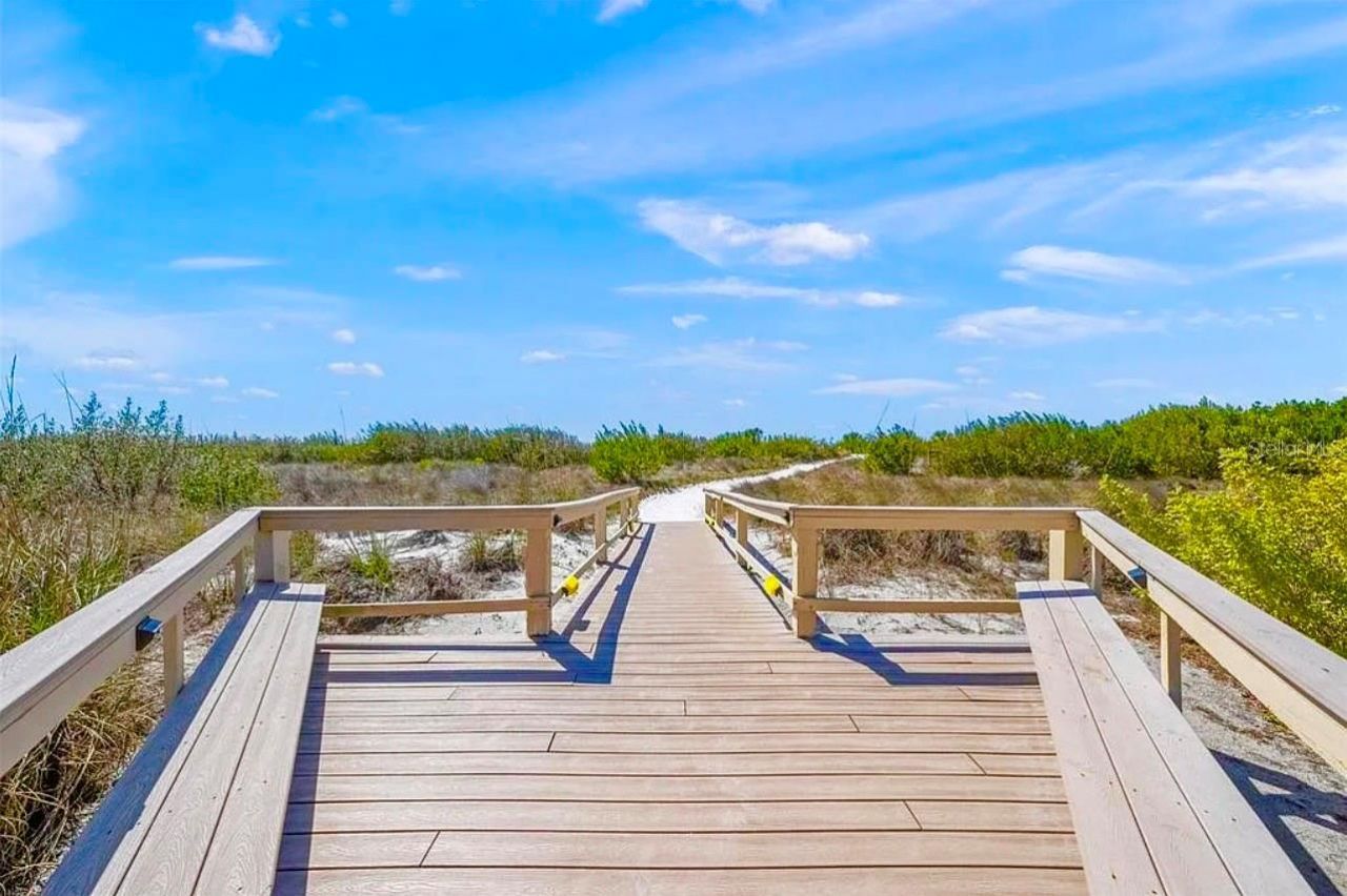 420 Beach Road, Unit 606, Sarasota, FL 34242 Photo