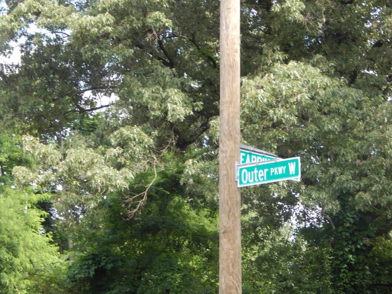 335 W Outer Parkway Dr, Memphis, TN 38109 Main Photo