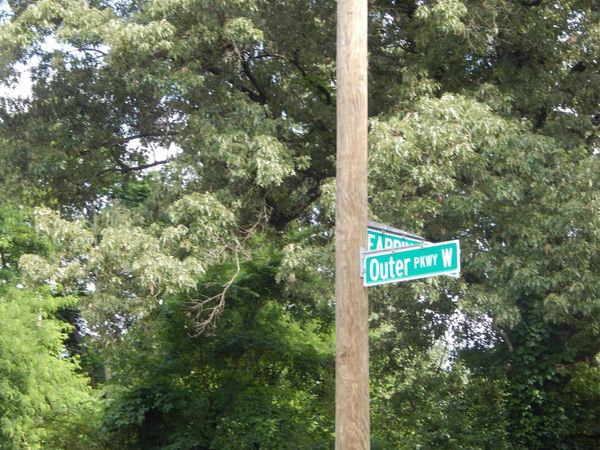 335 W OUTER PARKWAY DR, Memphis, TN 38109