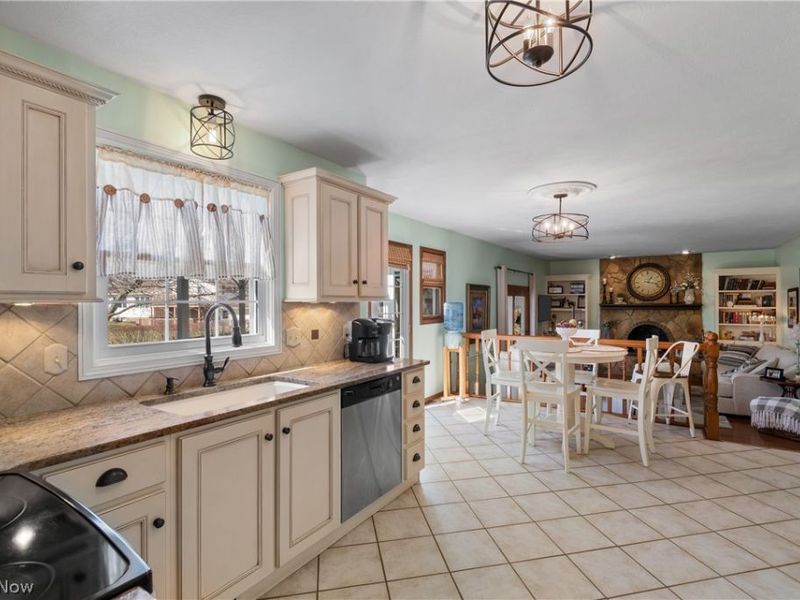 5849 Linder Circle NE, Canton, OH 44721 Photo 18