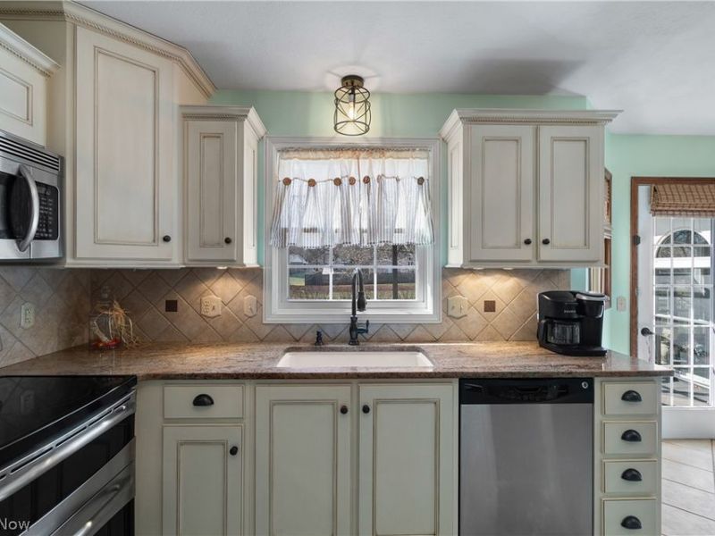 5849 Linder Circle NE, Canton, OH 44721 Photo 21