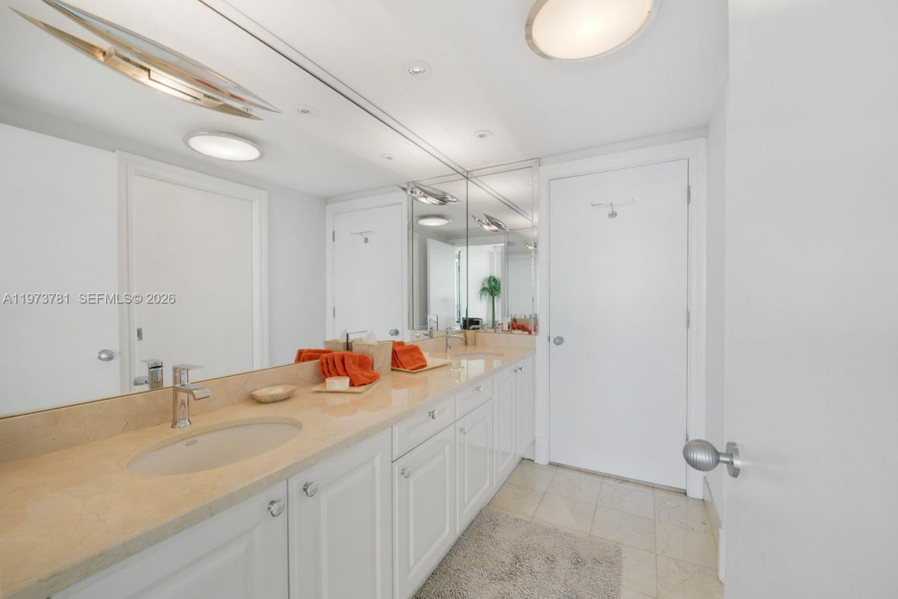 3400 SW 27th Ave , Unit 2102, Miami, FL 33133 Photo