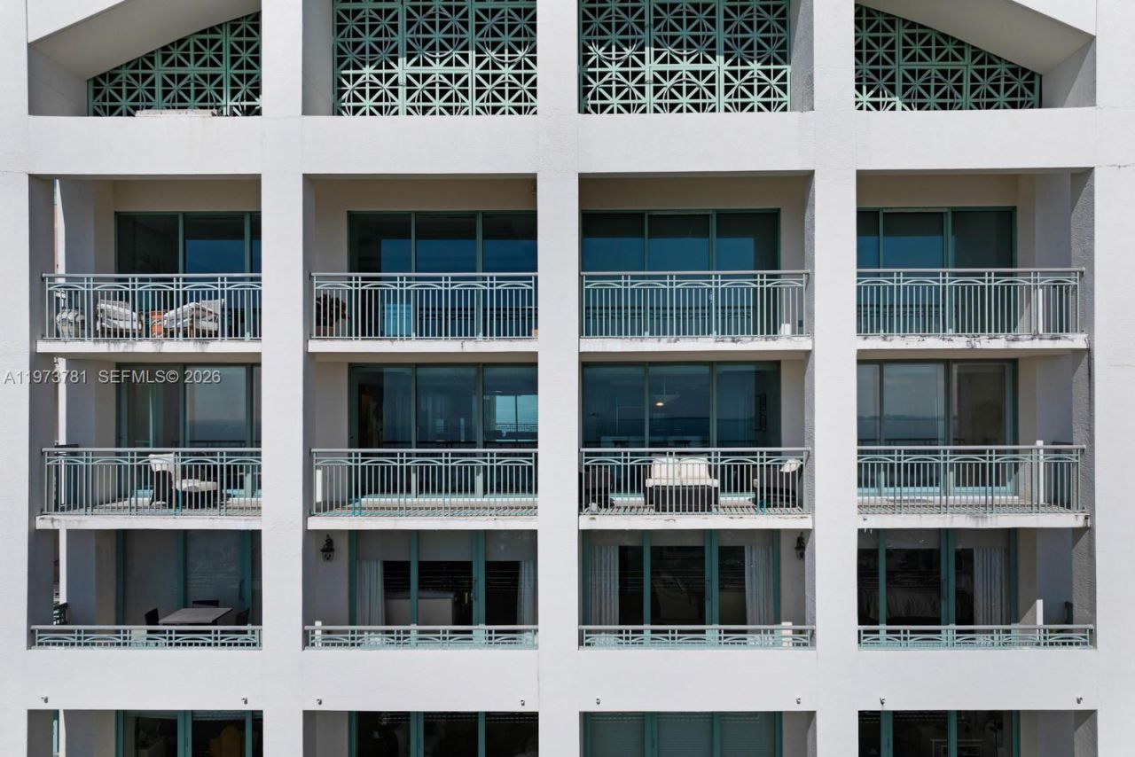 3400 SW 27th Ave , Unit 2102, Miami, FL 33133 Photo