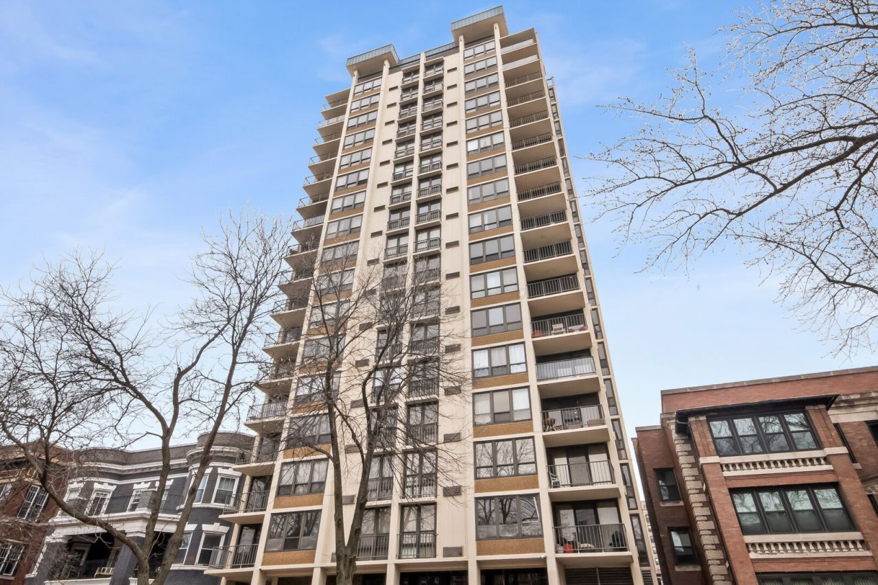 5471 S Hyde Park Boulevard, Unit 10A, Chicago, IL 60615 Main Photo