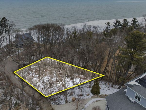 49035 Skyhi Drive, New Buffalo, MI 49117