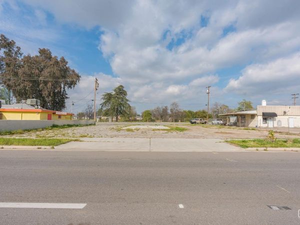 217 Niles Place, Bakersfield, CA 93305