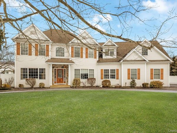 2 Equine Lane, Lake Grove, NY 11755