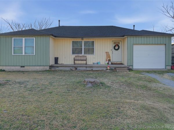 307 S Gray Pl Place , Chouteau, OK 74337