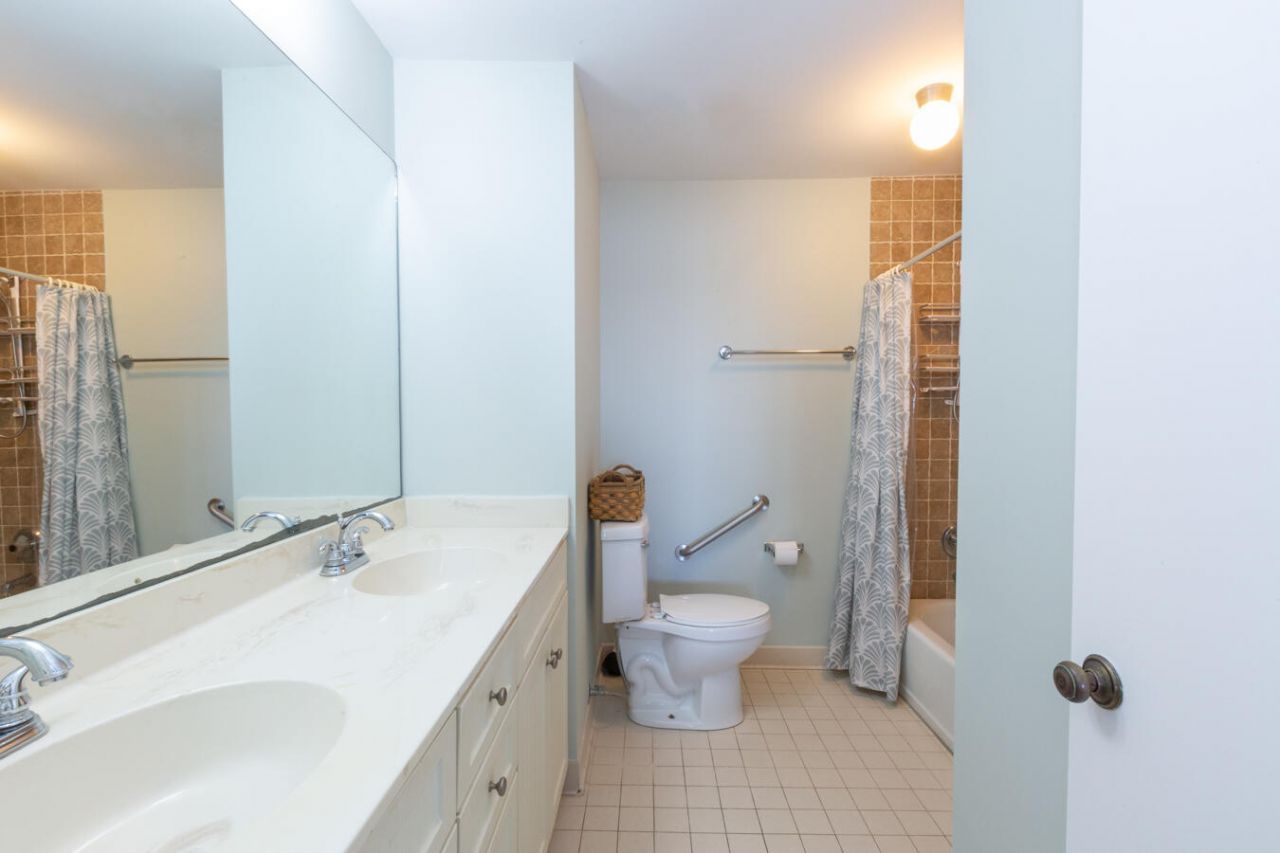 9002 Palmetto Drive Photo 10