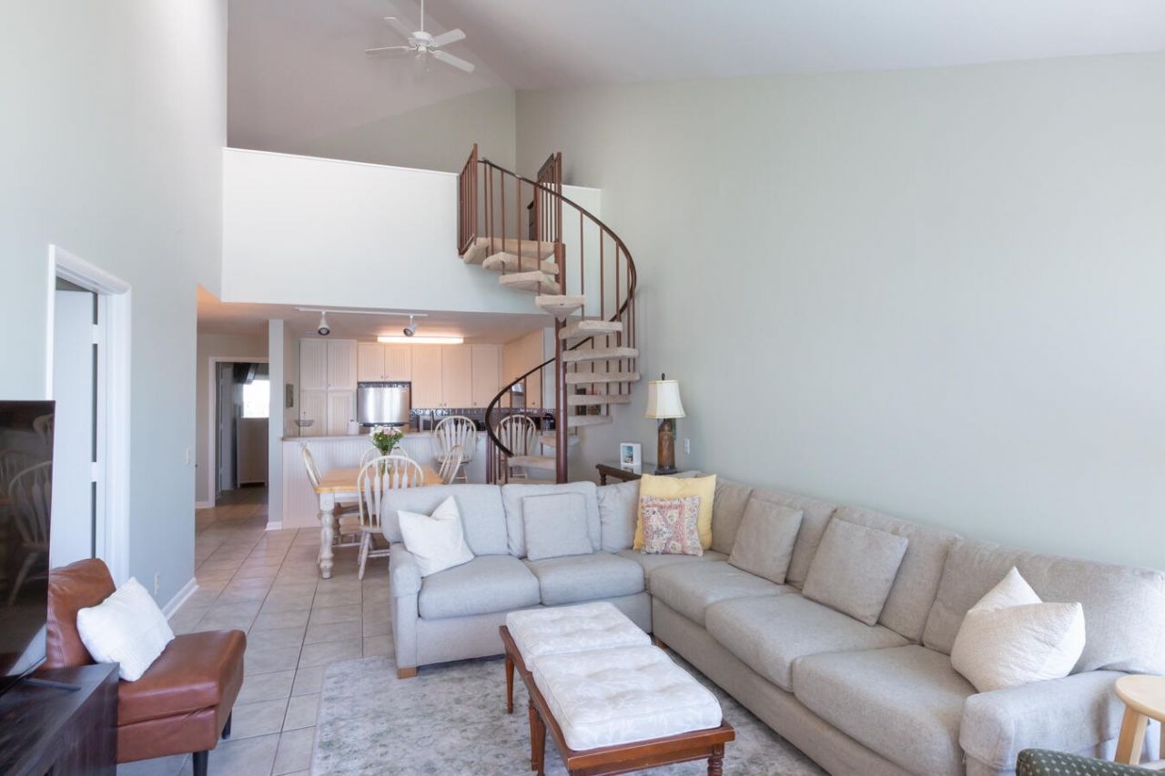 9002 Palmetto Drive Photo 15