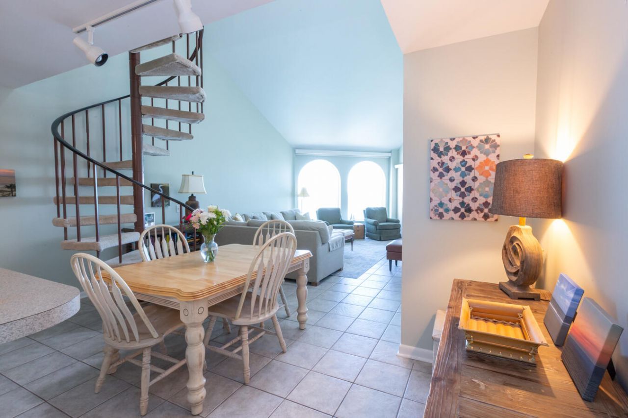 9002 Palmetto Drive Photo 19