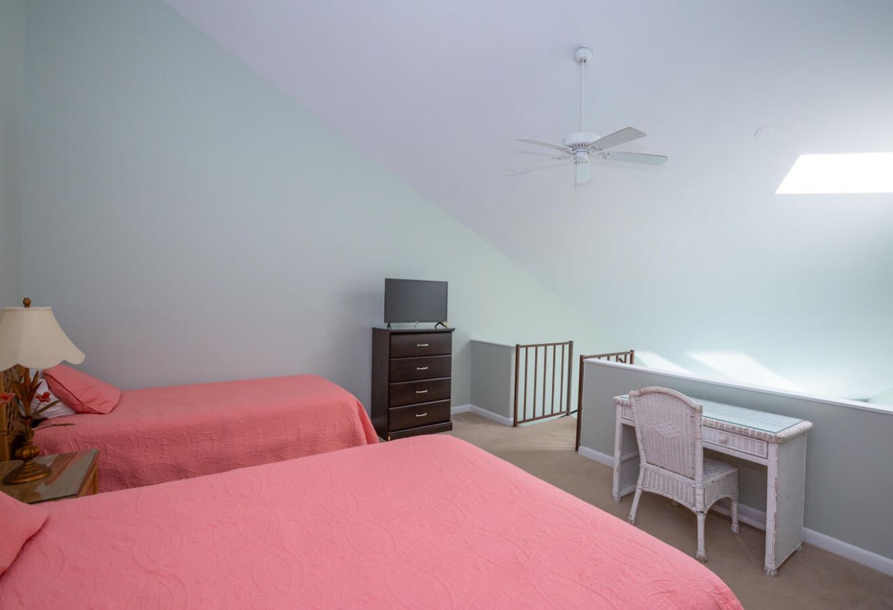 9002 Palmetto Drive Photo 26